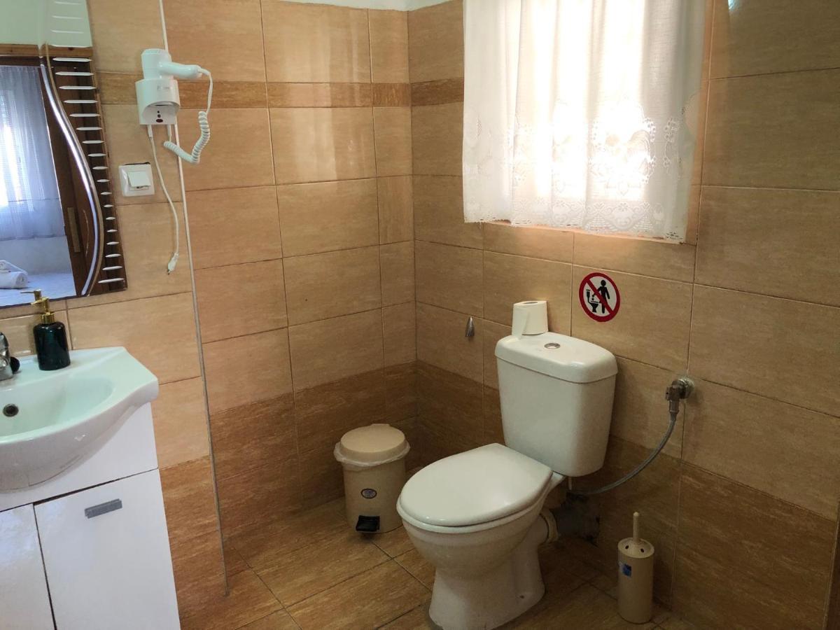 Eudokia Rooms Sarti Luaran gambar