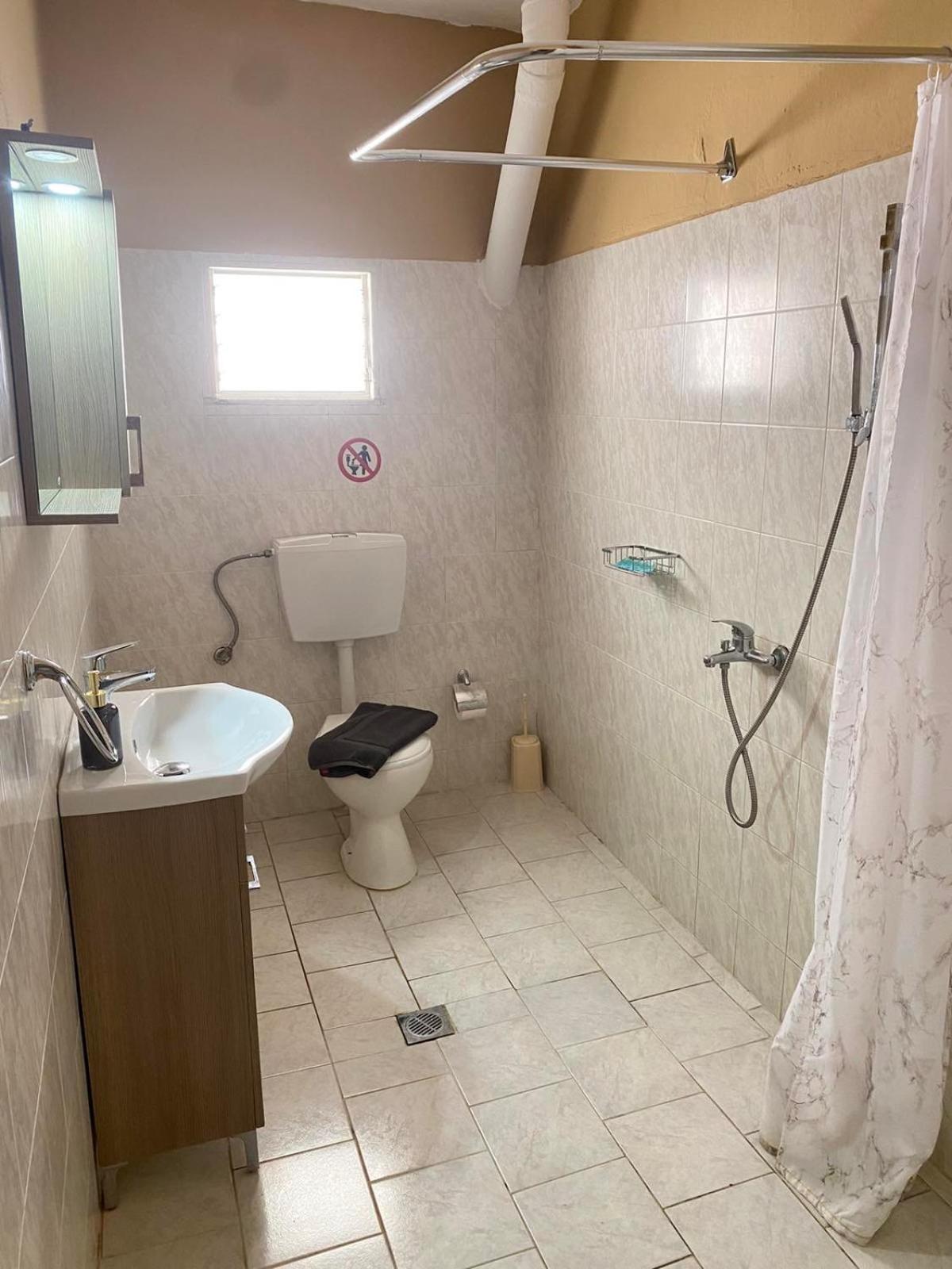 Eudokia Rooms Sarti Luaran gambar