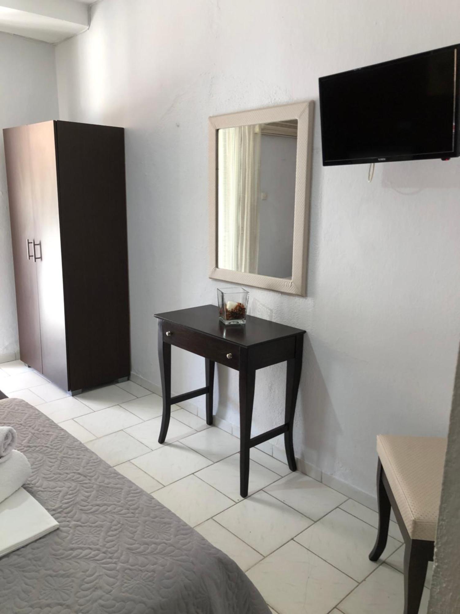 Eudokia Rooms Sarti Luaran gambar