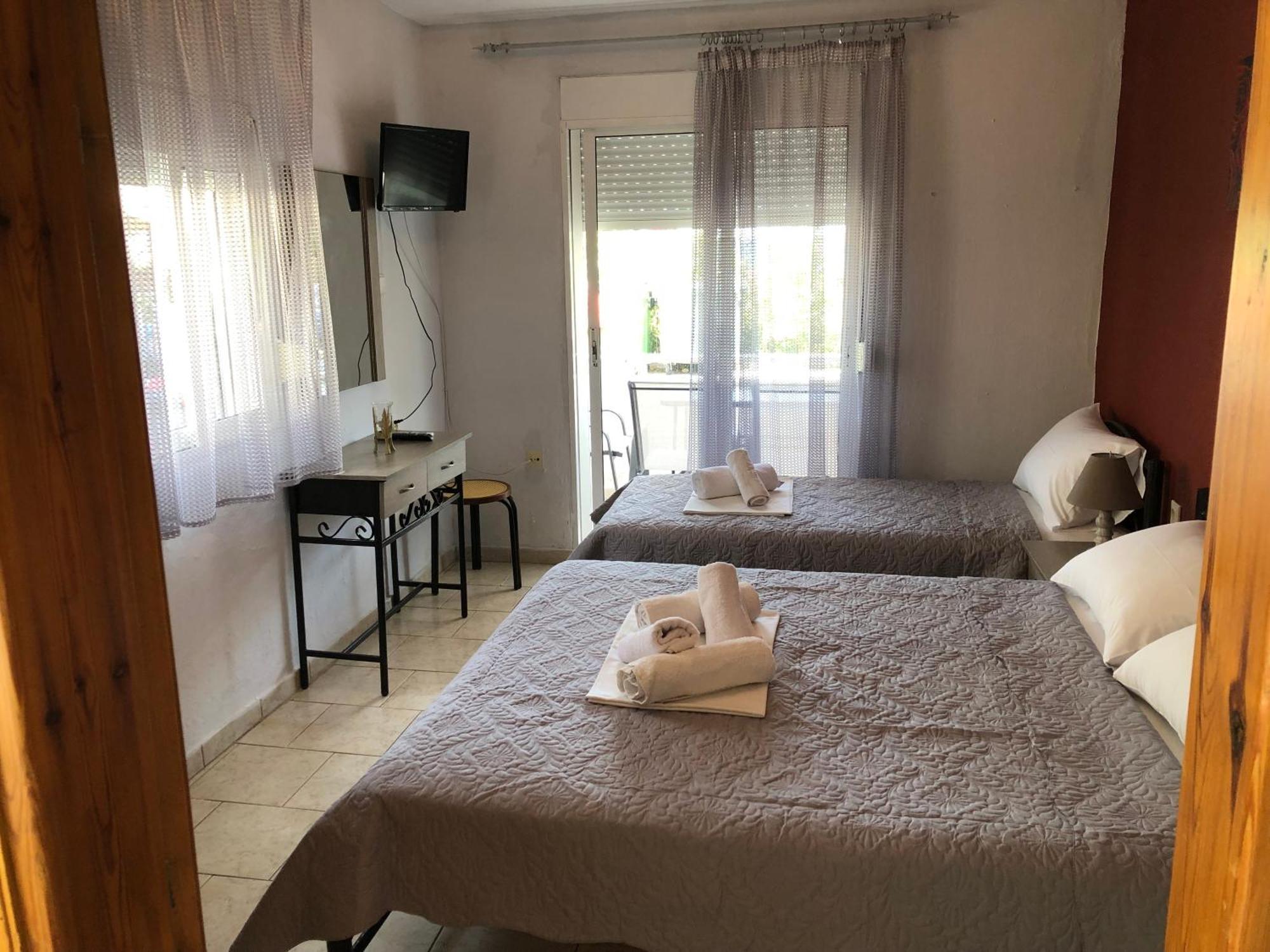 Eudokia Rooms Sarti Luaran gambar
