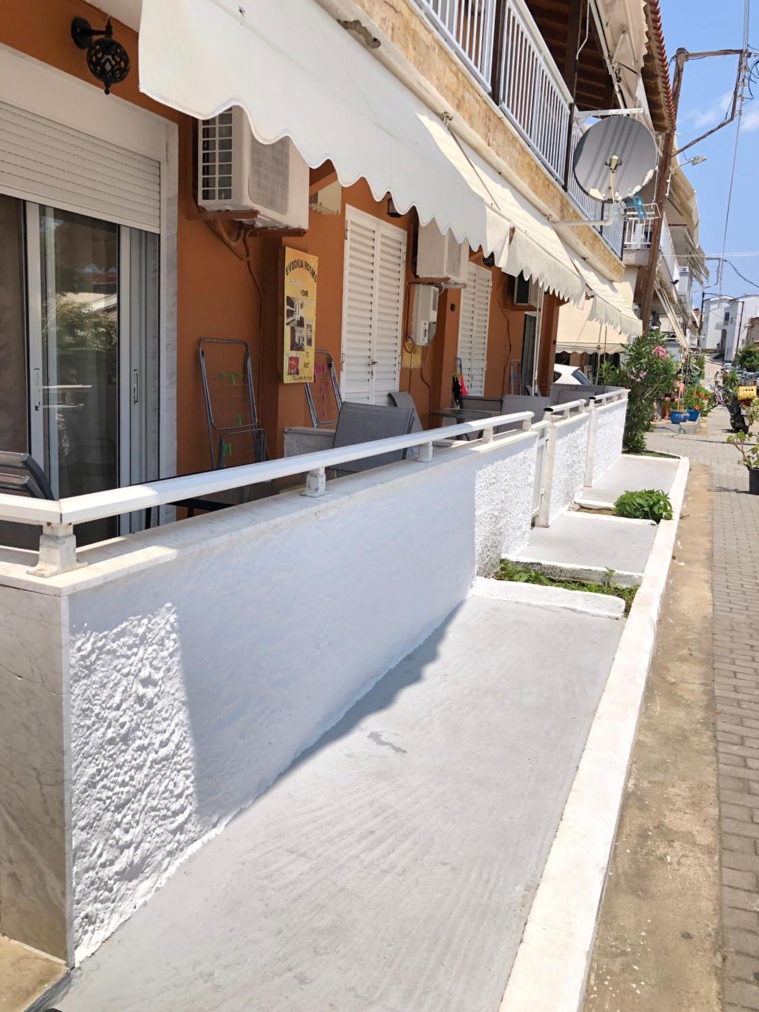 Eudokia Rooms Sarti Luaran gambar